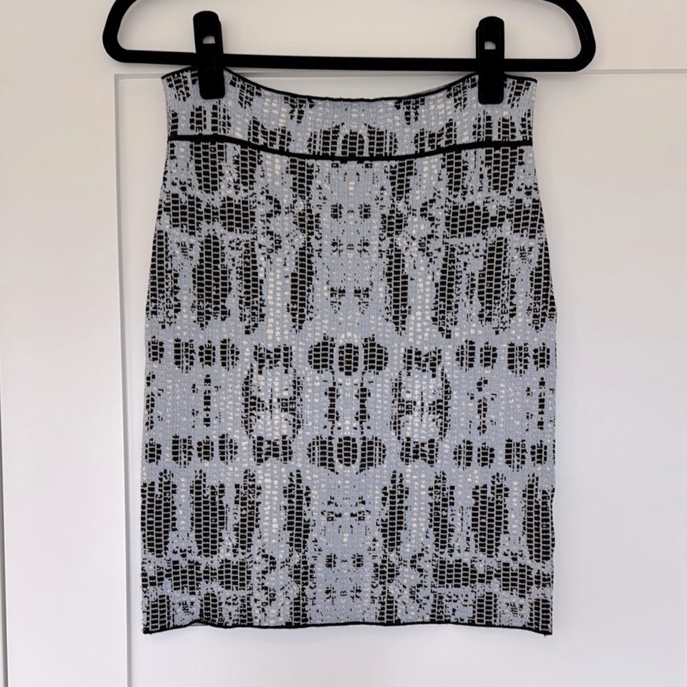 Costa Blanca Blue and White Geometric Mini Skirt Medium